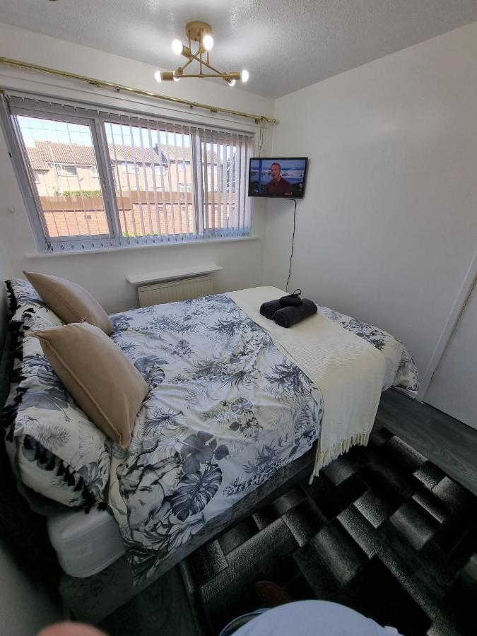 Centrally Located W/ Free Parking & Smart Tv 利兹 外观 照片