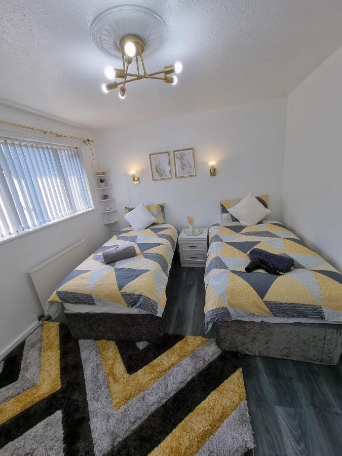 Centrally Located W/ Free Parking & Smart Tv 利兹 外观 照片