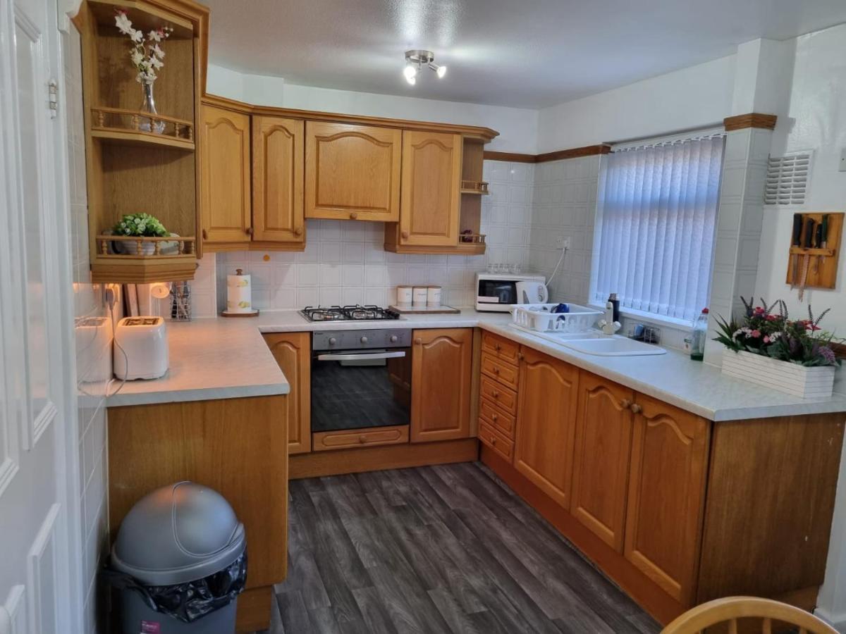 Centrally Located W/ Free Parking & Smart Tv 利兹 外观 照片